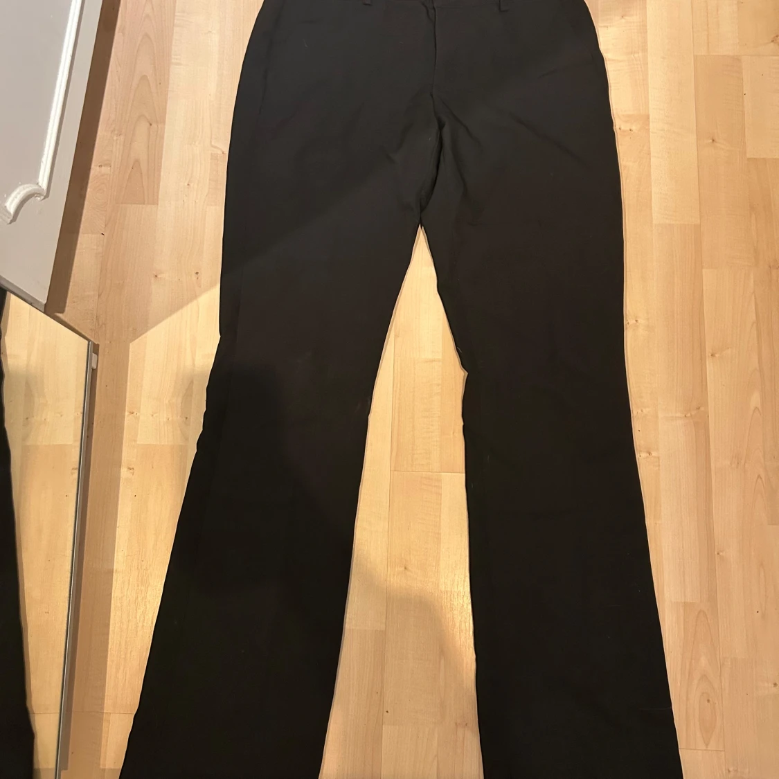 Svarta byxor från BikBok