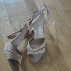 Skor - Helt nya bara provat de innomhus