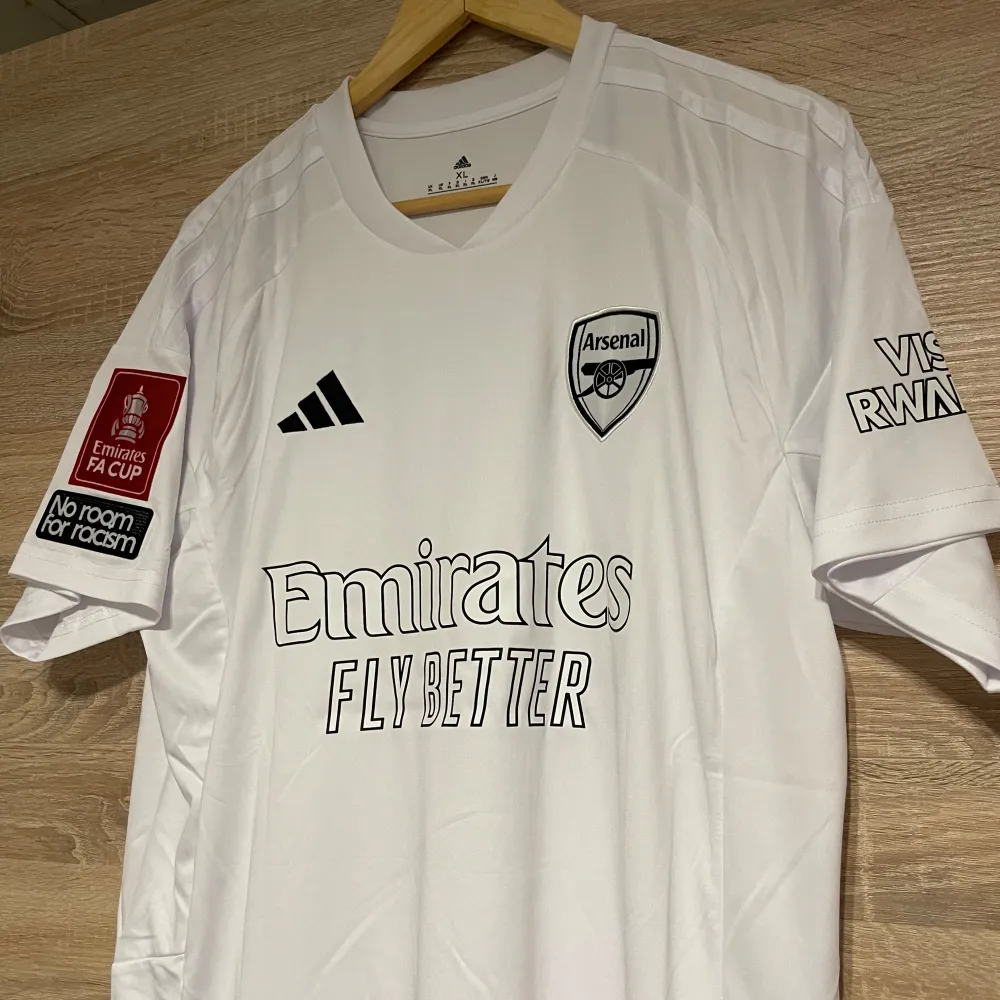 Arsenals NoMoreRed matchtröja med Rice Storlek M Vid andra storlekar, kontakta . Sportswear.