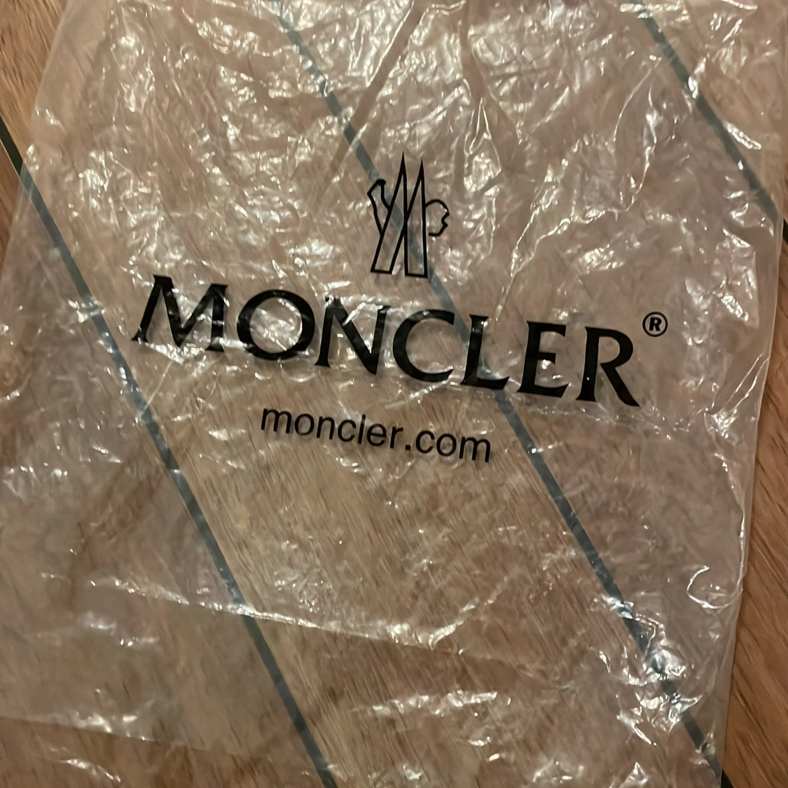 Moncler mössa  - 91