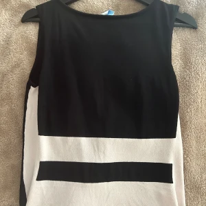 Linne - Skiiiitsnyggt unikt linne till fest/fintillfällen! Jättesnygg passform och unikt mönster, köpt vintage! Pm för bild på eller frågor!🩷🖤🤍 