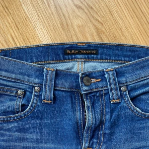 Nudie Jeans - Utmärkt skick på Nudie Jeans. Storlek 24/32.