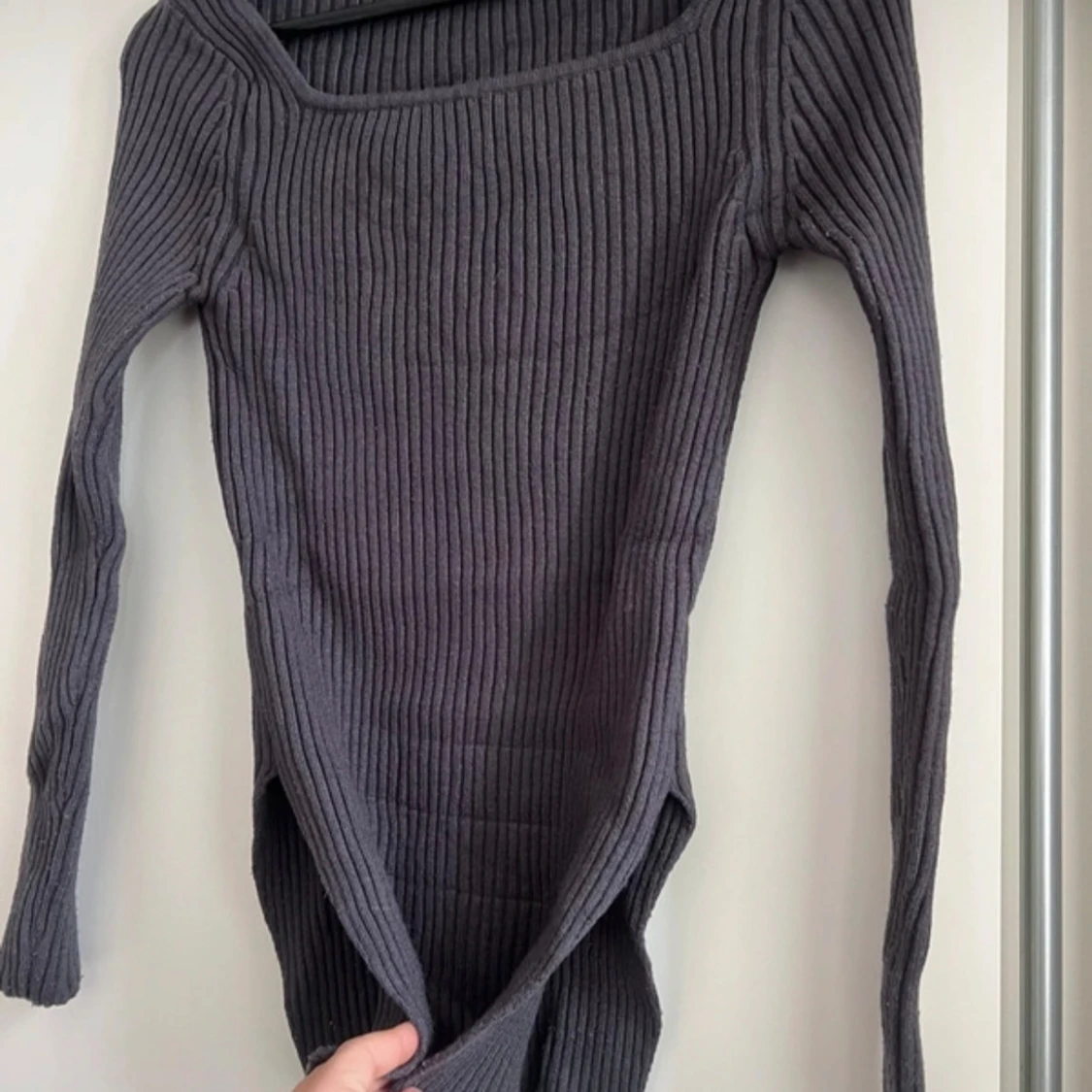 Grå ribbad tröja - 90