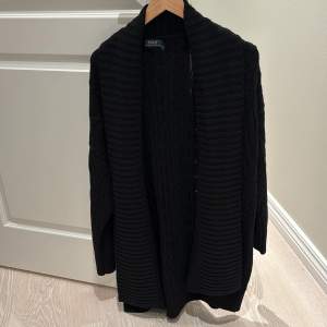 Ralph Laurent längre cardigan, mkt fint skick. Stl S men mer som en Medium. 