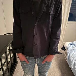 A days march overshirt - A days march overshirt Nypris:699 Pris kan diskuteras vid snabba affärer 