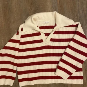 Stickad tröja från mango  - Fin tröja. Som ny. Kommer tyvärr inte till användning. 