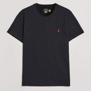 Svart Ralph lauren t-shirt något använd, pris kan diskuteras vid snabb affär