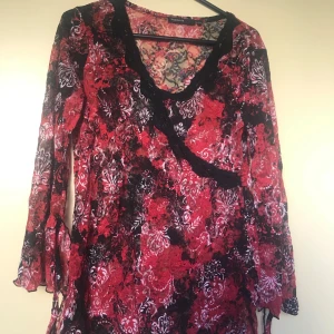 Fin tröja i spets - Fin blus/spetstopp   Fler bilder kan skickas!