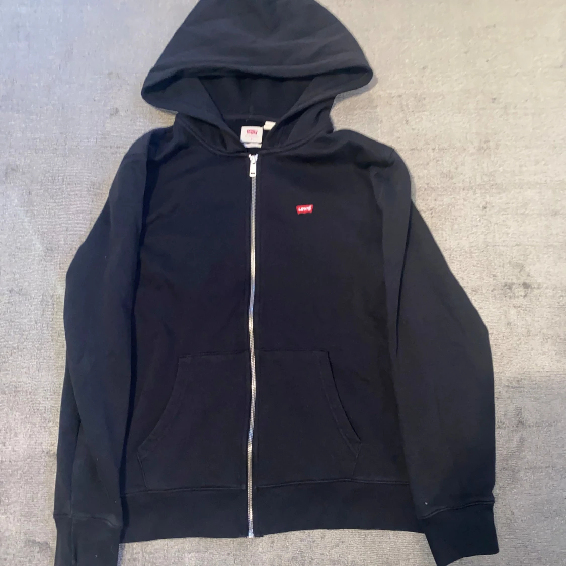 Svart hoodie från Levi's