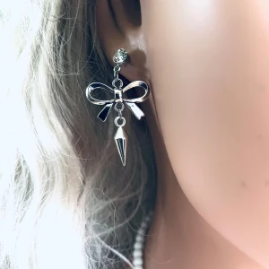 Made by prisförslag- 1 st örhänge rosett - Made by prisförslag- 1 st örhänge