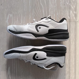 Gymnastikskor Inomhus Head - Mycket fina inomhusskor. Passar utmärkt för inomhussport samt idrott i skolan.