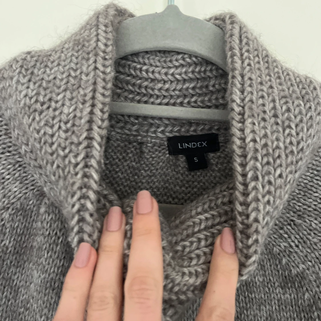 Grå stickad tröja från Lindex - 2