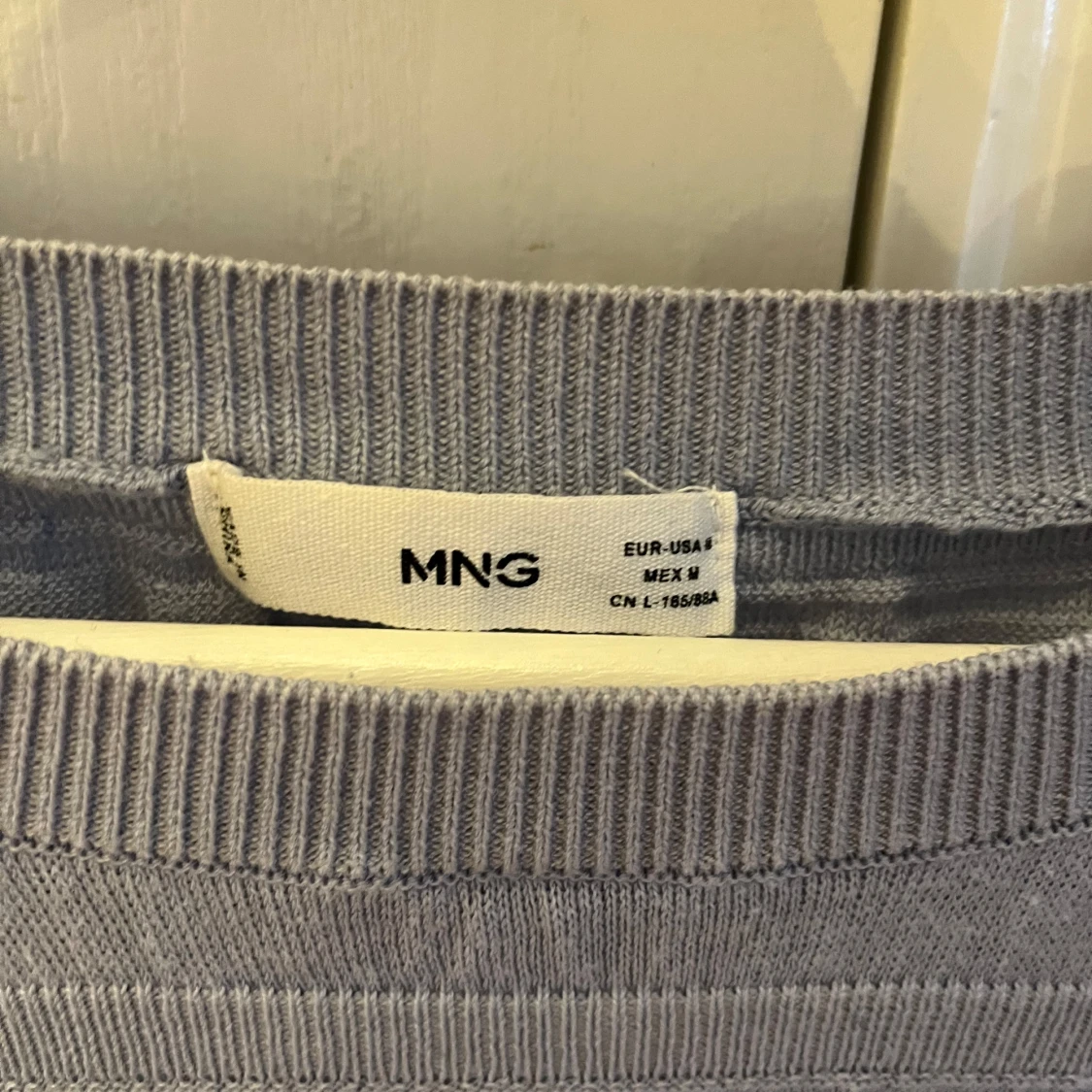 Ljusblå stickad tröja från MNG - 1