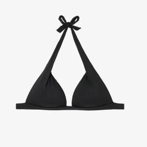 Calzedonia Bikini - Snygg svart bikiniöverdel med knytband i nacken och ryggen från calzedonia. Inga hål eller fläckar. Använd enbart 2 gånger men den passade inte riktigt mig. Passar s-m. Köpt för ca 500kr från Zalando!