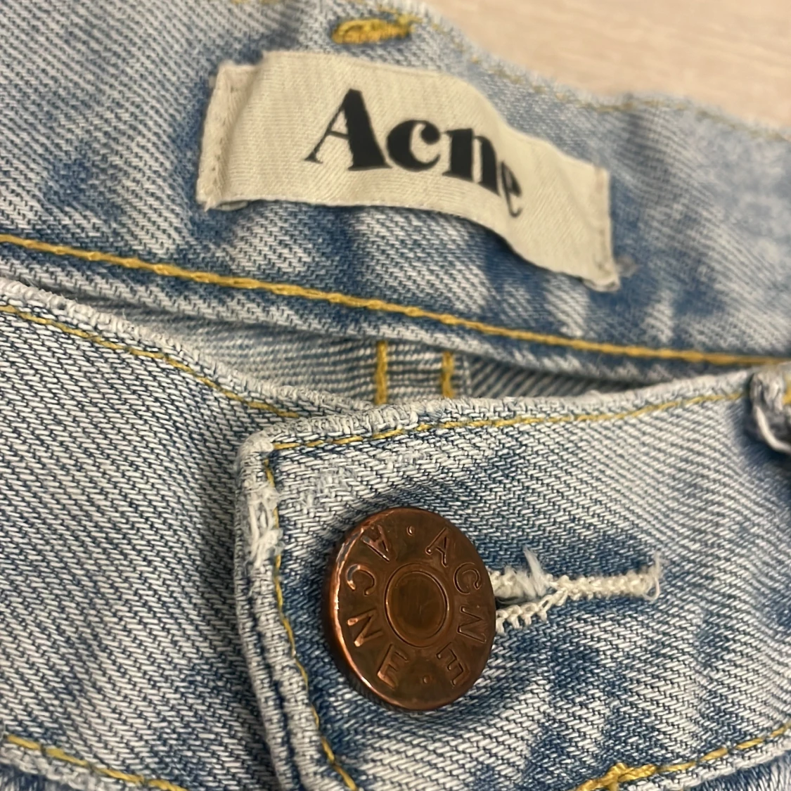 Ljusblå jeans från Acne - 1