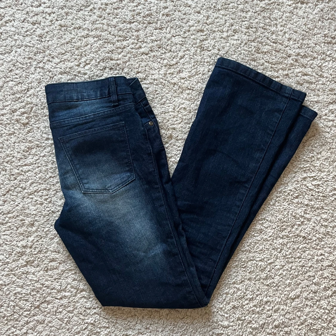Mörkblå bootcut jeans - 2