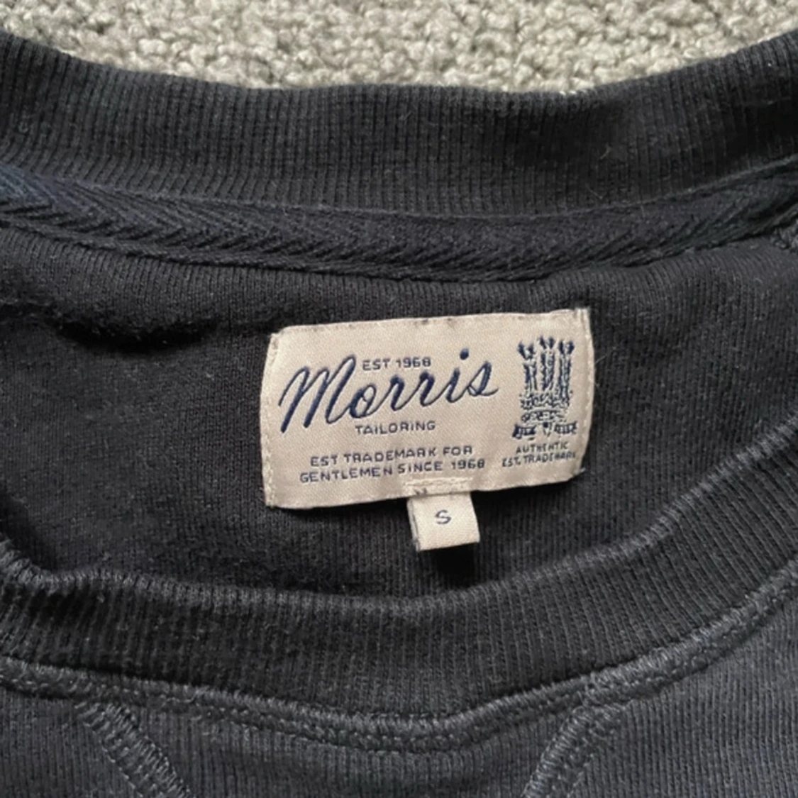 Svart sweatshirt från Morris - 1