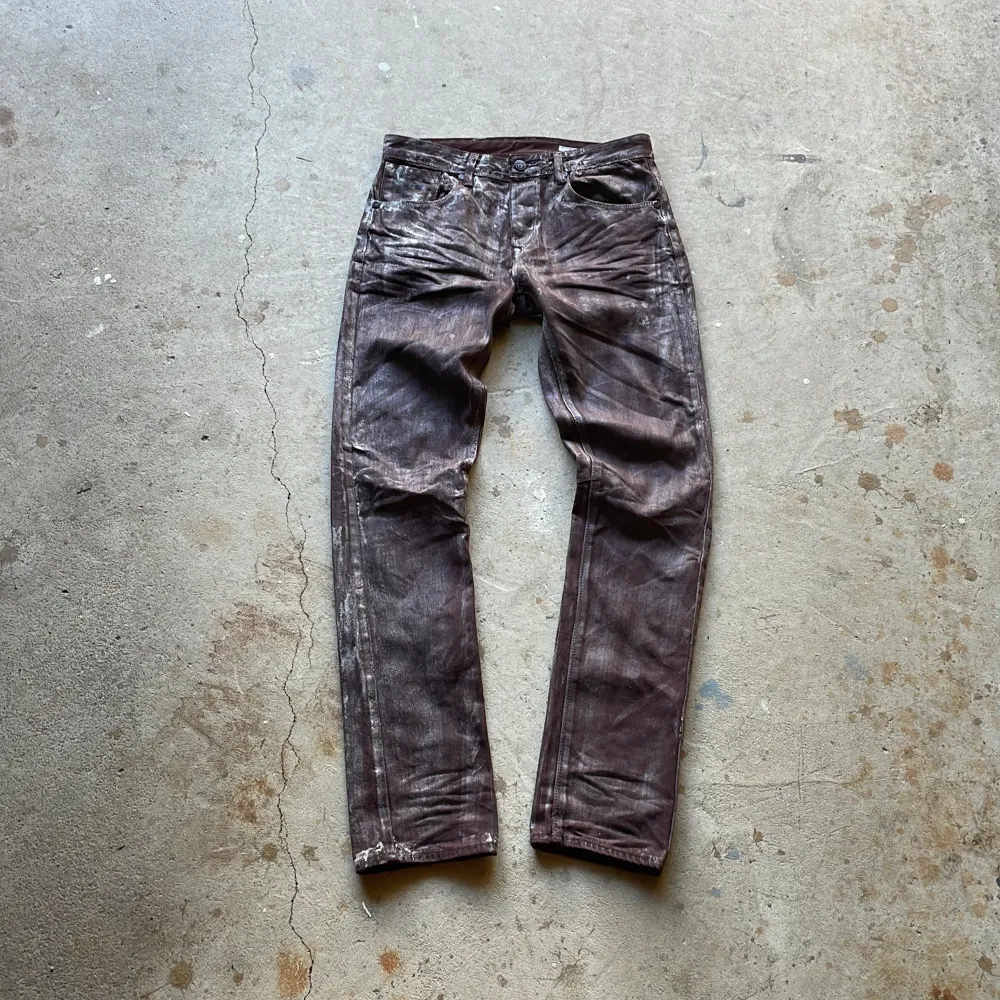 Waxed röda jeans. Vintage skick utan flaws. Skinny/ straight passform. Jeans & Byxor.