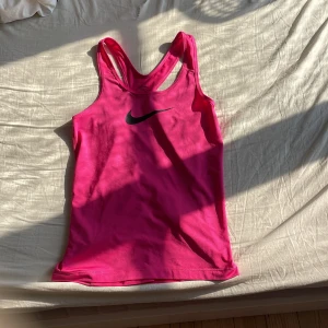 Nike Träningslinne S - Ett träningslinne i bra skick! Från Nike i stl S