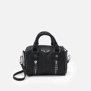 Zadig väska - säljer nu denna väska köpt för ungefär ett halvår sen, den är i väldigt bra skick💞 pris kan diskuteras 