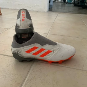 Adidas Copa fotbollsskor 44 2/3 - Kom med bud!