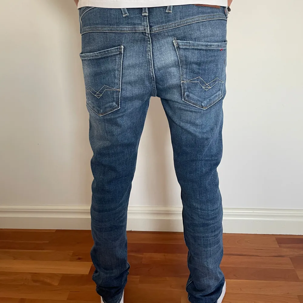 Replay jeans i bra skick och riktigt skön blå färg | storlek W30 L34 | passar som W30 L32-L33 | modell ANBASS | skriv privat för mer information.. Jeans & Byxor.