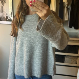 Stickad tröja - Helt slutsåld💕