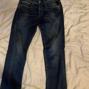 Replay jeans  - Ett par snygga replay jeans som är slim fit dem är använda fåtal gånger 