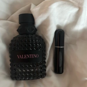 Valentino parfym tester - Säljer nu denna tester av parfymen valentino born in Roma. Ifall du funderar på att köpa den men inte riktigt vet hur den luktar så är denna perfekt! 