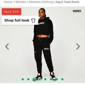 Hoodrich byxor  - Köpta förra vintern. Väldigt sköna mjukis samt som dom ser bra ut att gå ut med osv. Inga bemärkelser. Passar xs-s, köpta på jd sport och säljs inte längre.