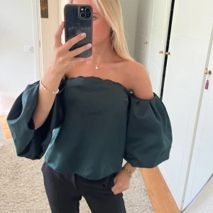 Zara blus - Så cool blus från zara Går ej att få tag på längre!!