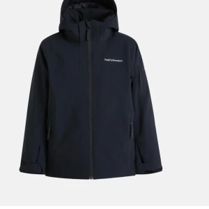 Peak performance jacka  - Jag säljer en peak performance jacka i storlek 150 men passar också som xxs. Passar både tjejer och killar. Svart med snölås, passar bra som skidjacka och vinter-och höstjacka. Tycker inte den ser mycket använd ut, bara använd när jag åkt slalom