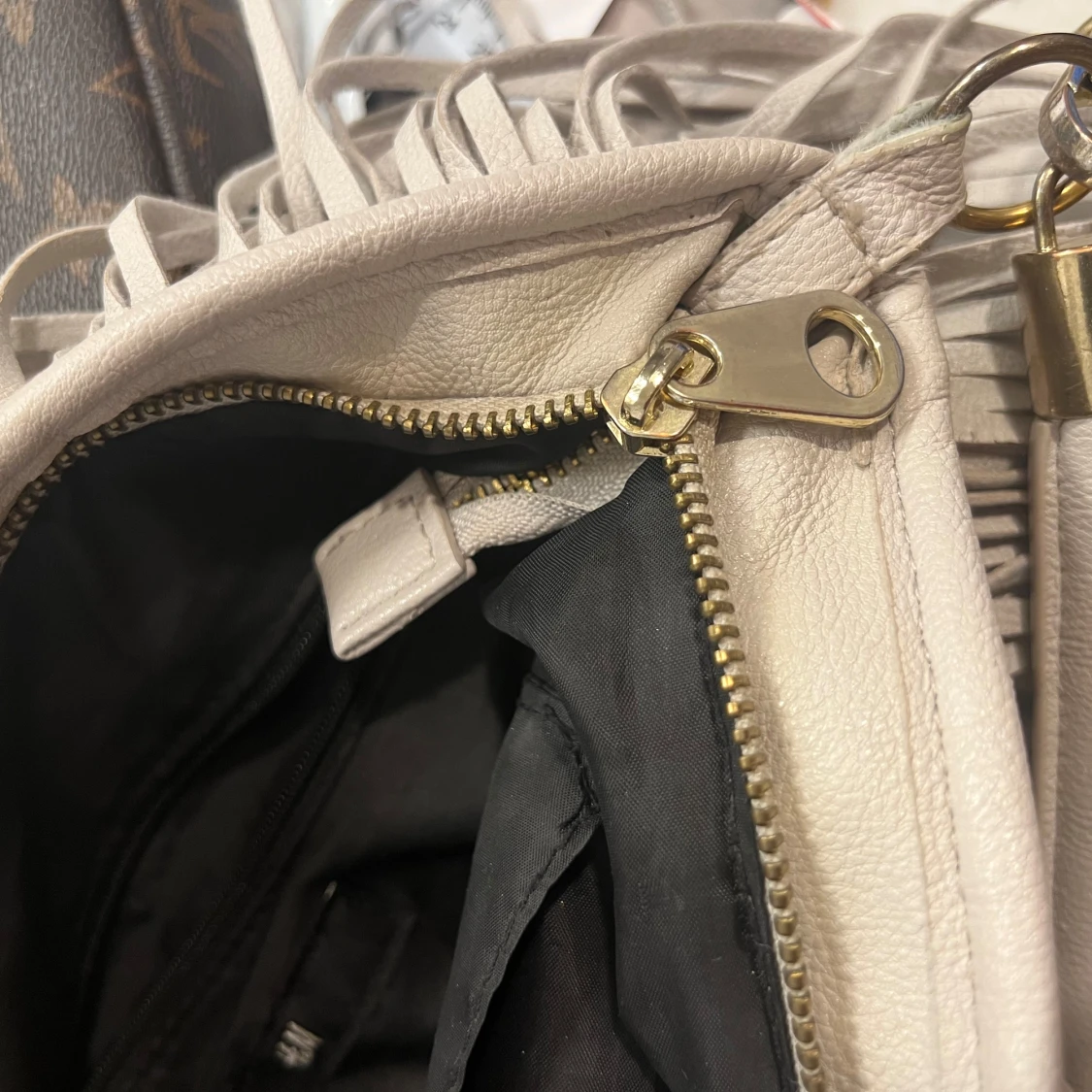 Väska med fransar  - 92