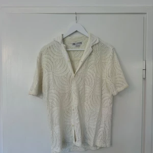 Kortärmad skjorta  - Snygg kortärmad skjorta från Zara!
