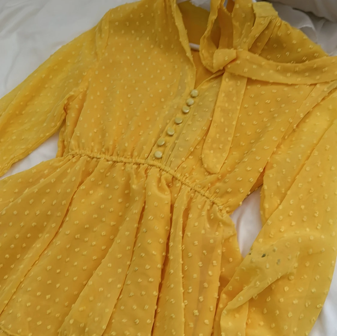 Gul långklänning med volanger - 91