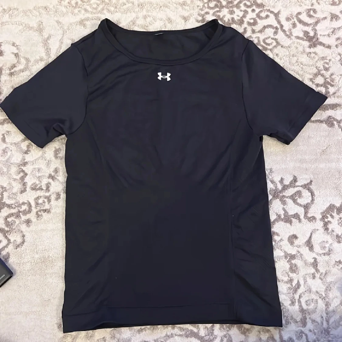 Under Armour t-shirts i svart och vit - 1