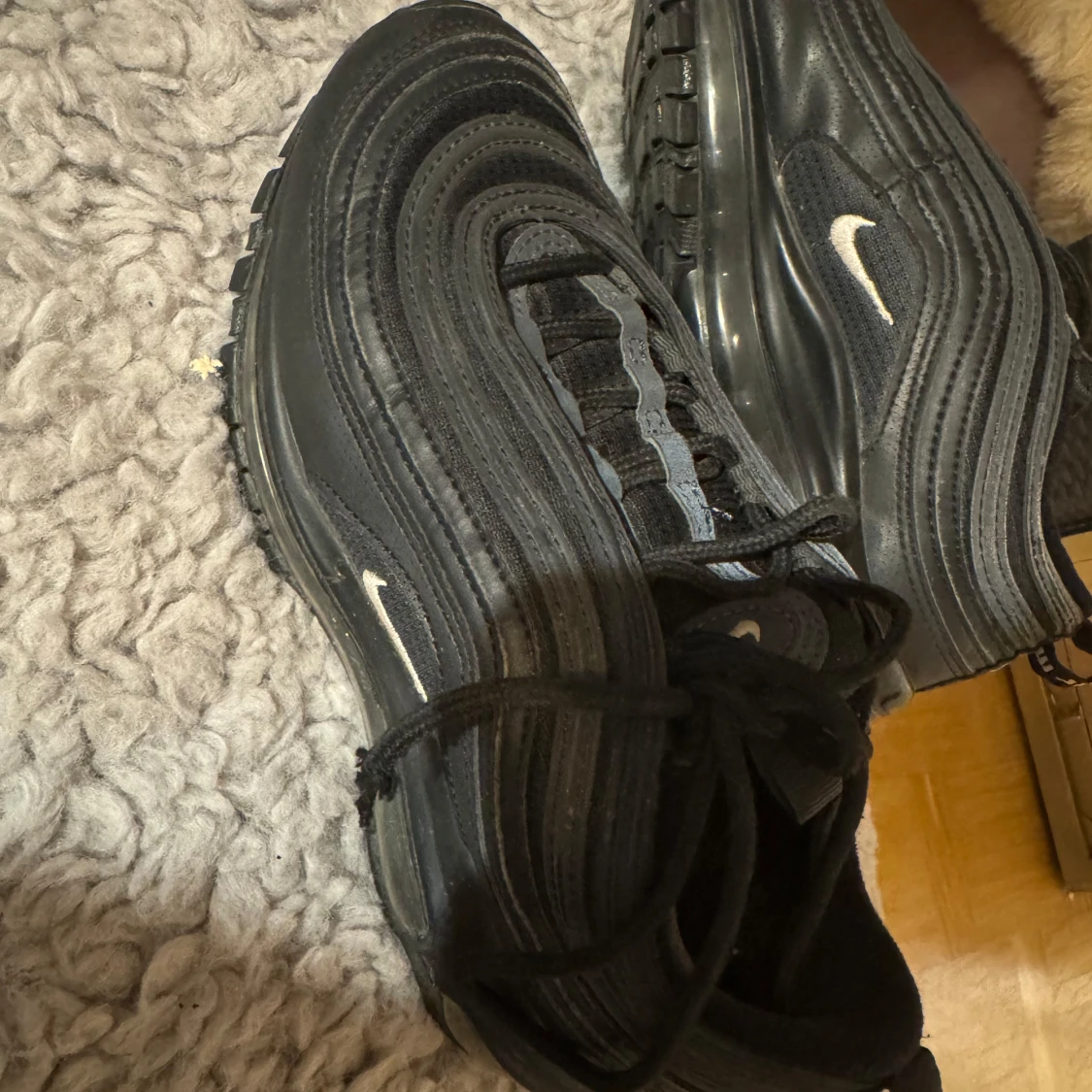 Svarta Nike Air Max skor  - 1