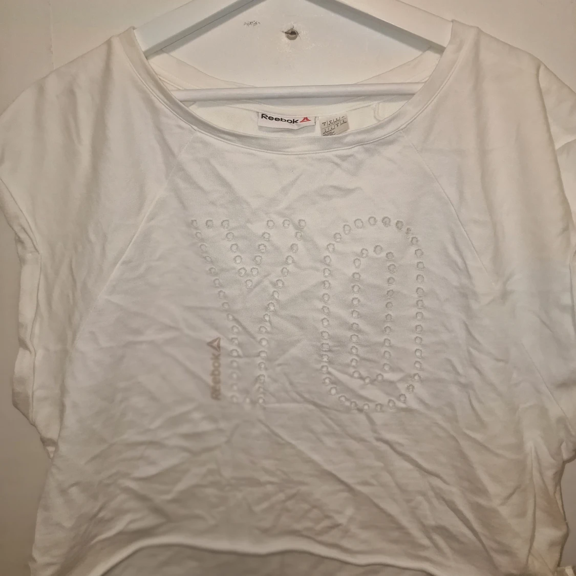 Vit t-shirt från Reebok