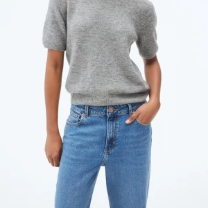 Grå stickad tröja  - Säljer en jättefin tröja från hm som knappt är använd