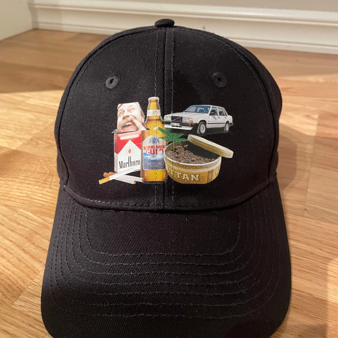 Svart keps men tryck - 2