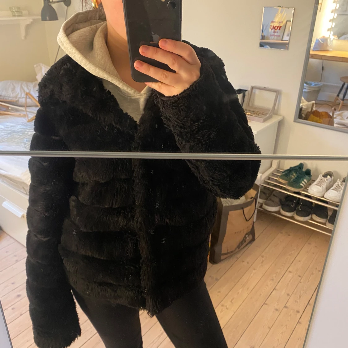 Svart pälsjacka - 2