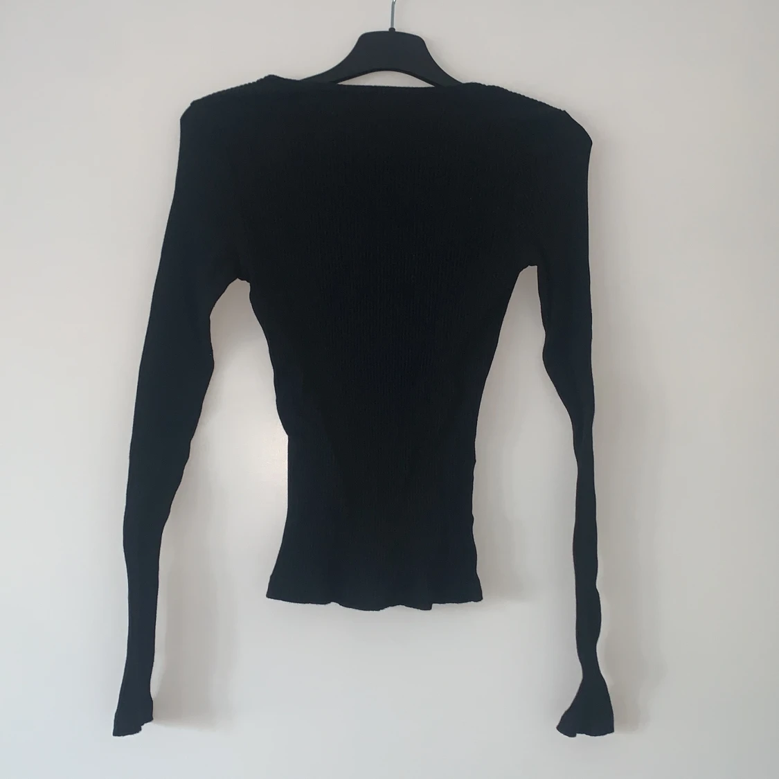 Svart ribbad topp från NA-KD - 3
