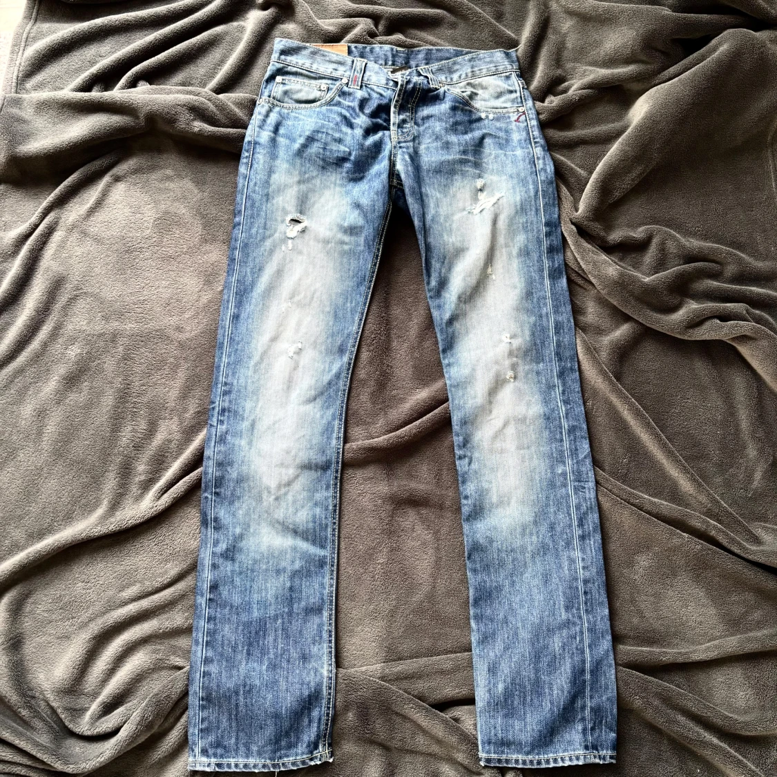 Dondup jeans slitningar 