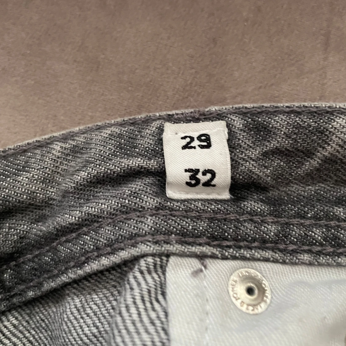 Grå jeans från Jack & Jones - 93