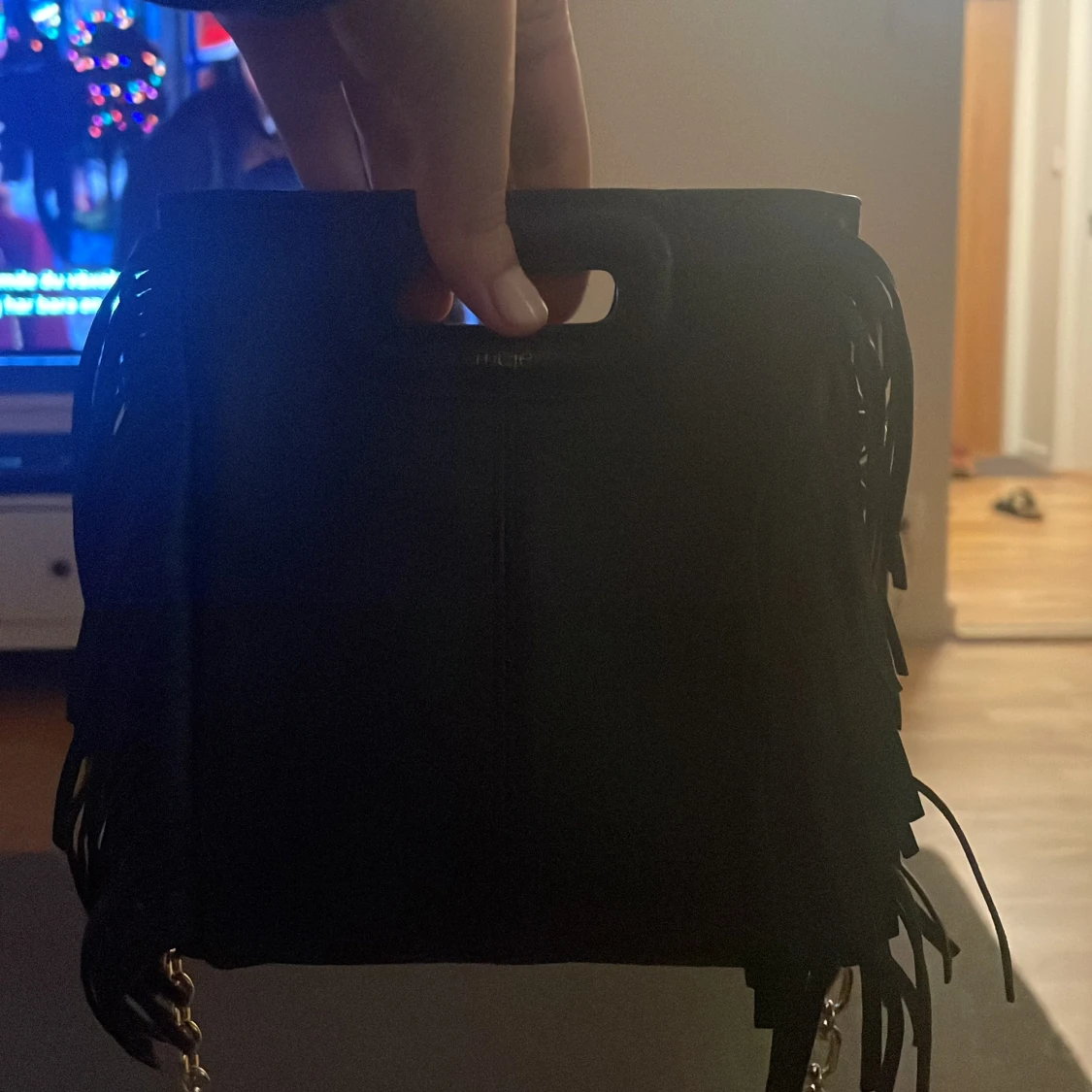 Svart axelväska med fransar - 90