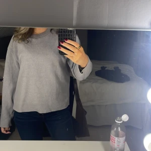 Grå stickad tröja  - Använder inte💗