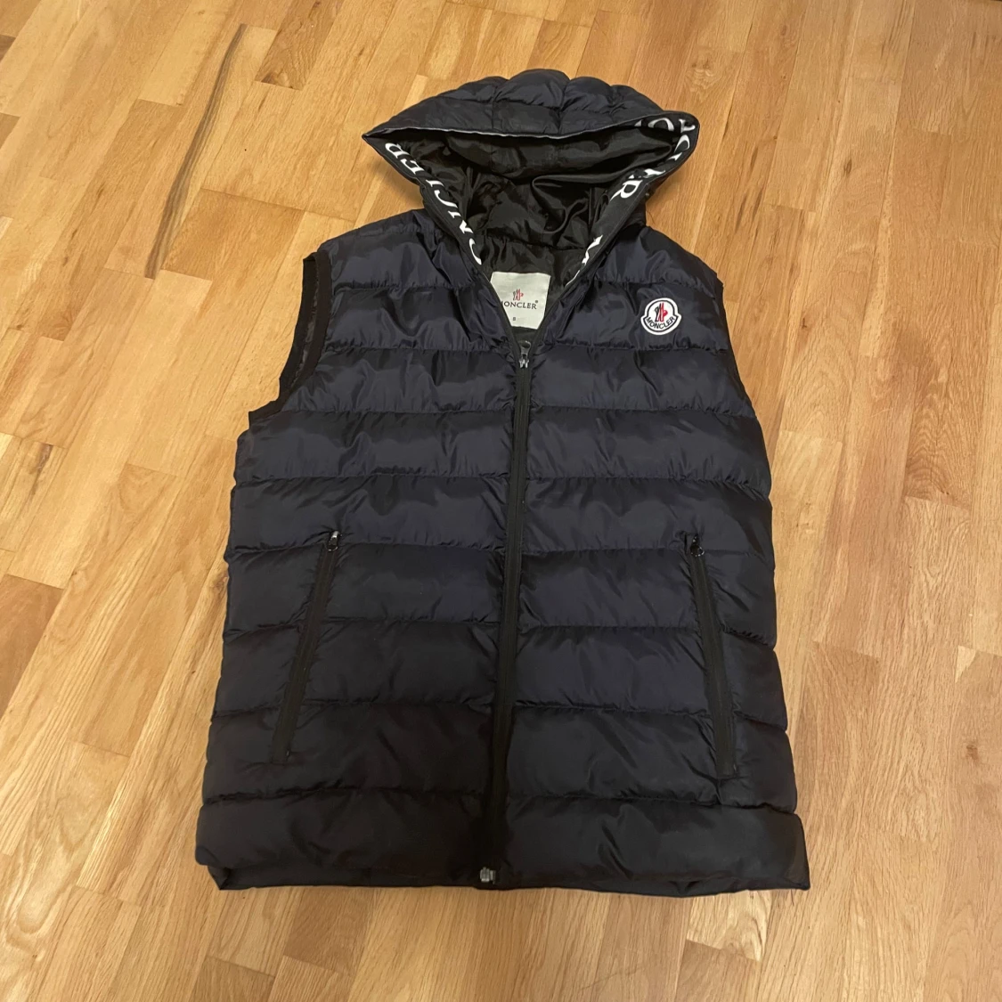 Svart dunväst från Moncler - 90