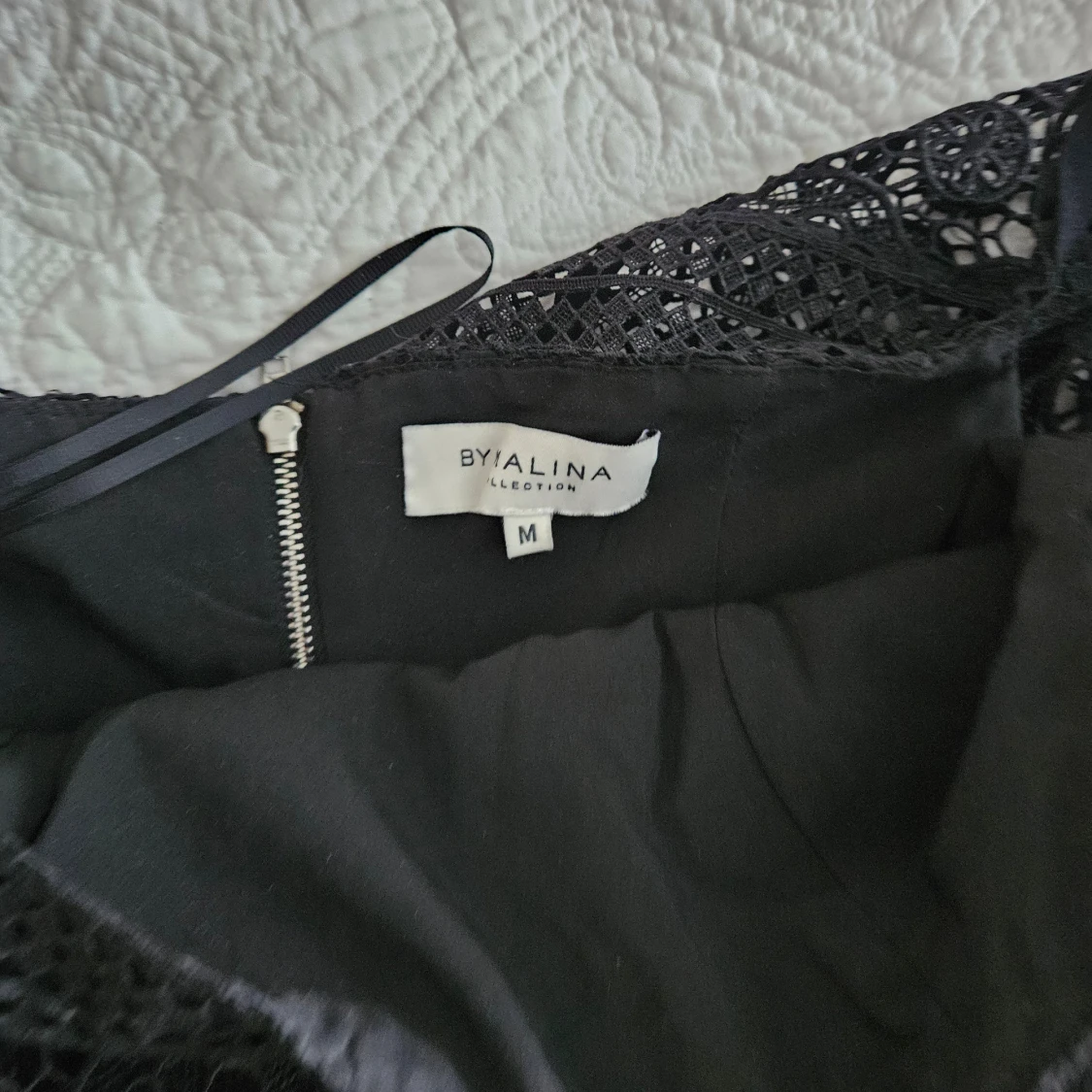 Svart spetsklänning från By malina  - 90