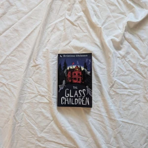 The Glass Children - En spännande bok av Kristina Ohlsson, perfekt för dig som gillar mysterier och spänning! 
