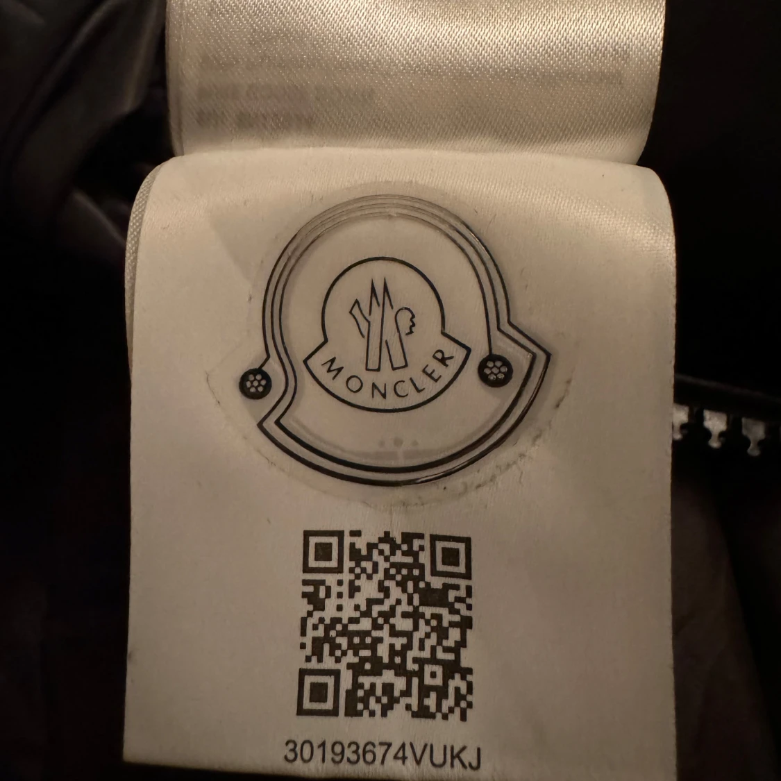 Svart dunjacka från Moncler - 92